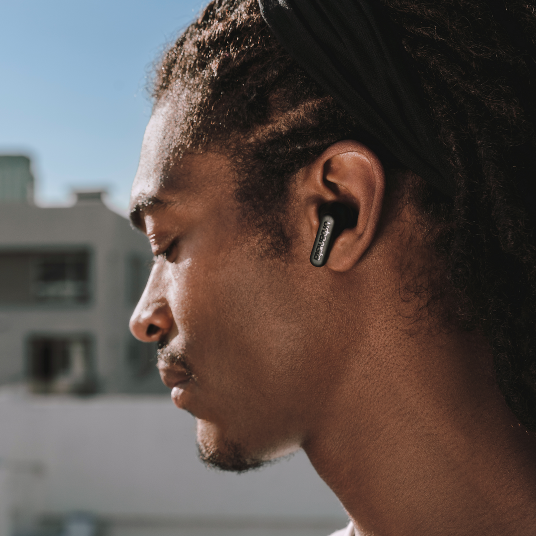 Urbanista Phoenix solar earbuds 新品未開封 Amazon.com: Urbanista Solar Powered Hybrid Active Noise